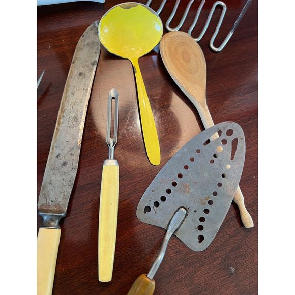 Primitive Kitchen Utensils Carving Set Potato Masher Cracker Tray 12 Pieces - Picture 7 of 11